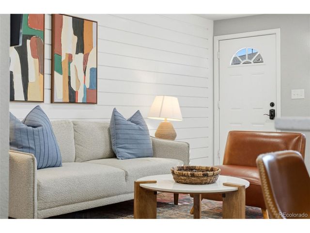 2811 S Delaware St, Englewood, CO 80110