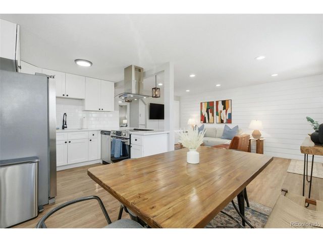 2811 S Delaware St, Englewood, CO 80110