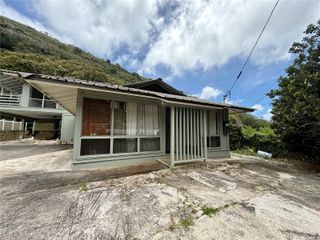 1707A Ala Aolani Street 1, Honolulu, HI 96819