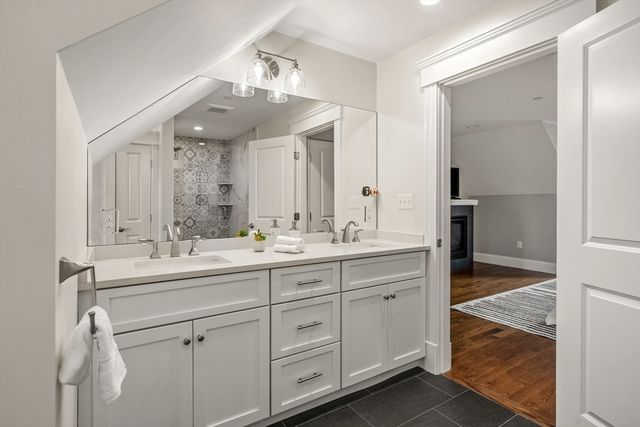 14 Pearl B, Somerville, MA 02145