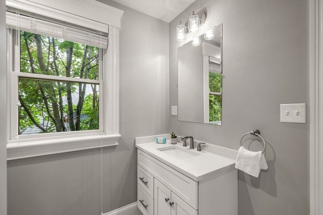 14 Pearl B, Somerville, MA 02145