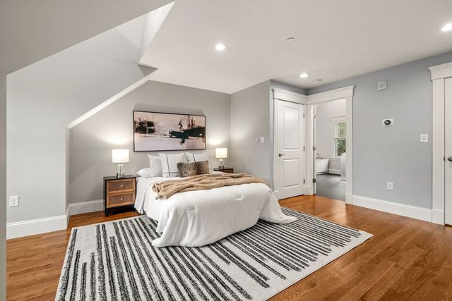 14 Pearl B, Somerville, MA 02145