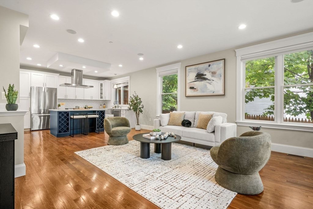 14 Pearl B, Somerville, MA 02145