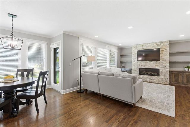 21721 W 52nd Street, Shawnee, KS 66226
