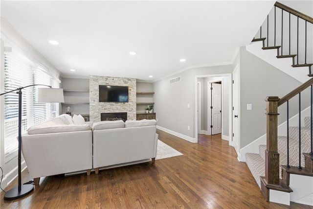 21721 W 52nd Street, Shawnee, KS 66226