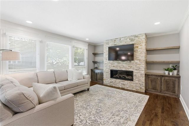 21721 W 52nd Street, Shawnee, KS 66226