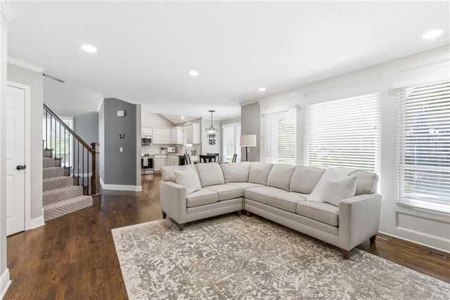 21721 W 52nd Street, Shawnee, KS 66226