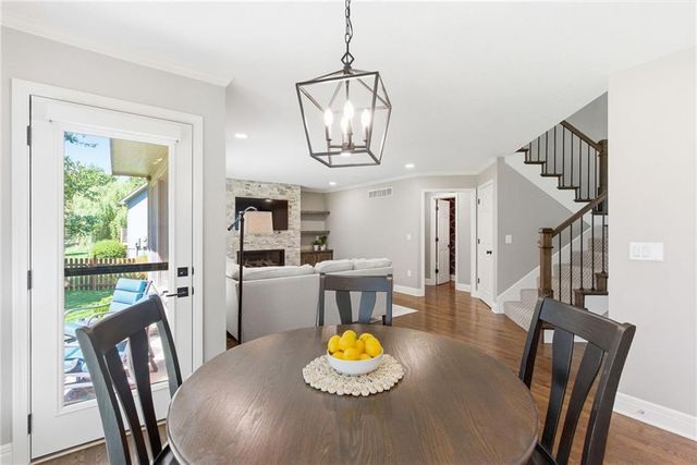 21721 W 52nd Street, Shawnee, KS 66226