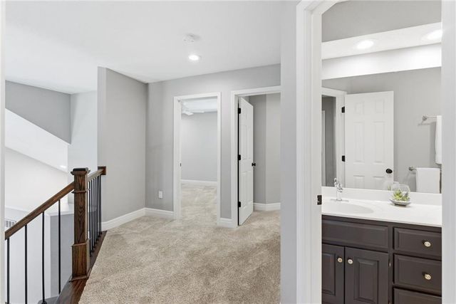 21721 W 52nd Street, Shawnee, KS 66226