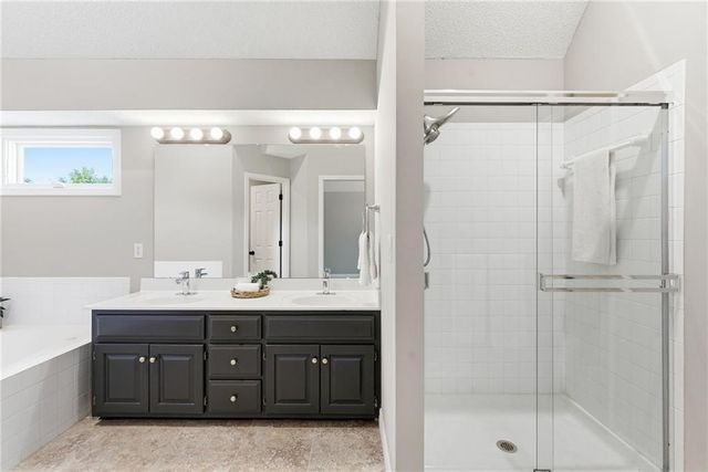 21721 W 52nd Street, Shawnee, KS 66226