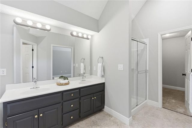 21721 W 52nd Street, Shawnee, KS 66226