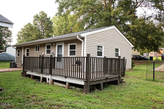 9 Plummer Place, Durham, NC 27703