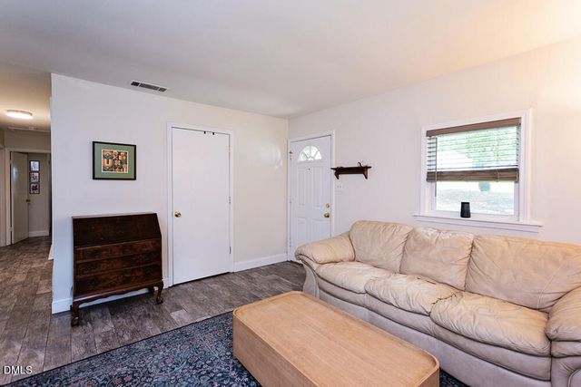 9 Plummer Place, Durham, NC 27703