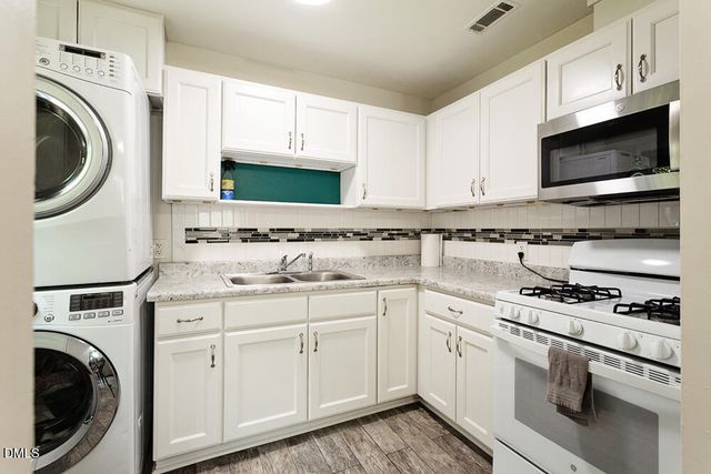 9 Plummer Place, Durham, NC 27703