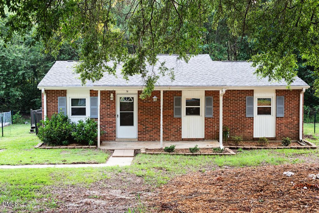 9 Plummer Place, Durham, NC 27703