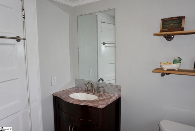 208 Hill Street, Wellford, SC 29385