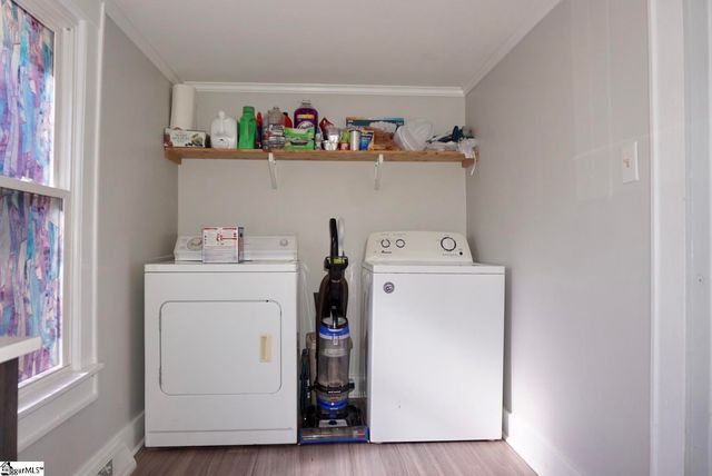 208 Hill Street, Wellford, SC 29385