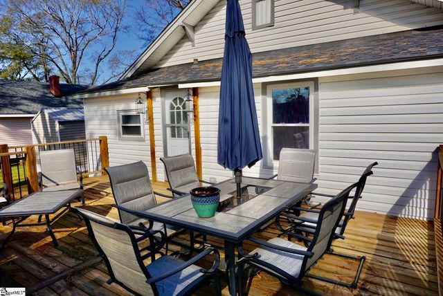 208 Hill Street, Wellford, SC 29385