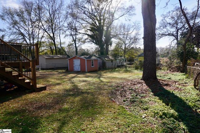 208 Hill Street, Wellford, SC 29385