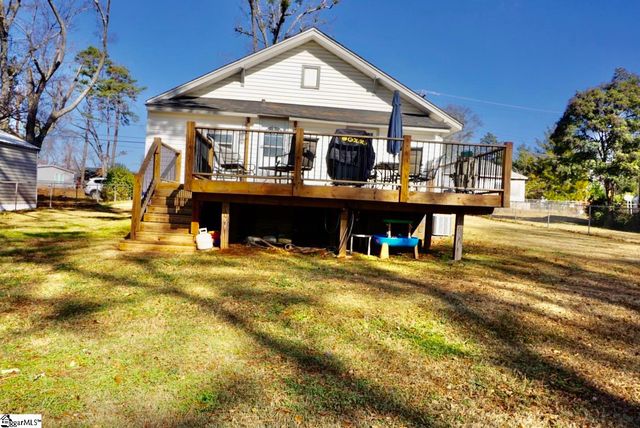 208 Hill Street, Wellford, SC 29385