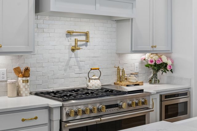 1010 Luxborough Dr, Hendersonville, TN 37075