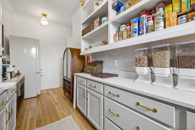 1010 Luxborough Dr, Hendersonville, TN 37075