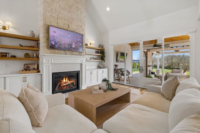 1010 Luxborough Dr, Hendersonville, TN 37075