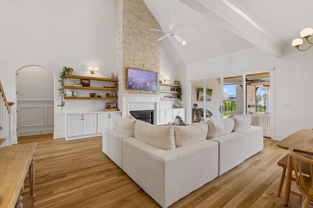 1010 Luxborough Dr, Hendersonville, TN 37075