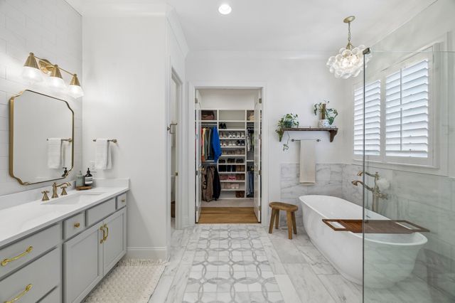 1010 Luxborough Dr, Hendersonville, TN 37075