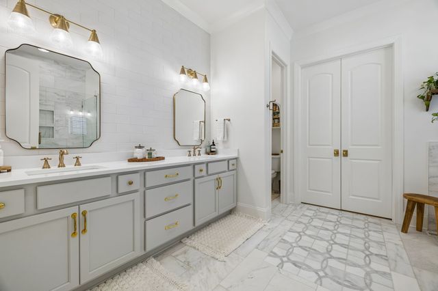 1010 Luxborough Dr, Hendersonville, TN 37075