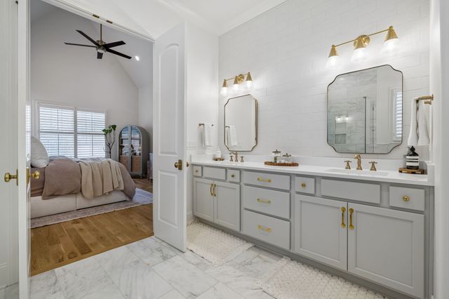 1010 Luxborough Dr, Hendersonville, TN 37075