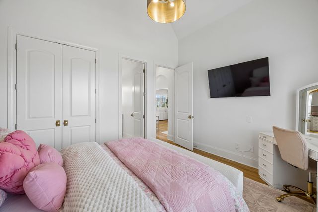 1010 Luxborough Dr, Hendersonville, TN 37075