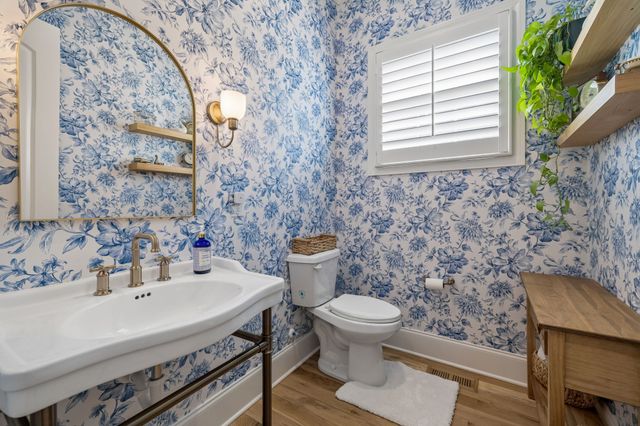 1010 Luxborough Dr, Hendersonville, TN 37075