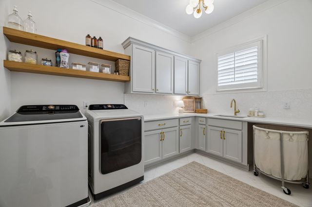 1010 Luxborough Dr, Hendersonville, TN 37075