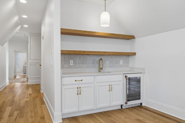 1010 Luxborough Dr, Hendersonville, TN 37075