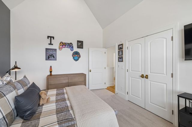 1010 Luxborough Dr, Hendersonville, TN 37075