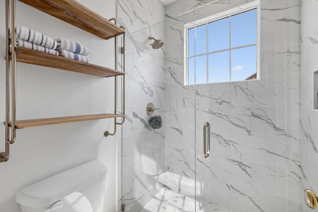 1010 Luxborough Dr, Hendersonville, TN 37075