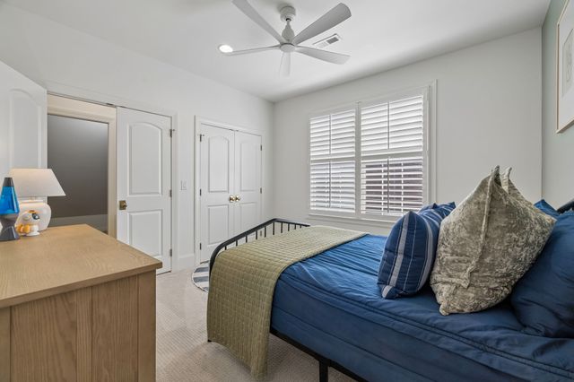 1010 Luxborough Dr, Hendersonville, TN 37075