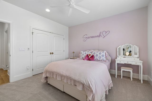 1010 Luxborough Dr, Hendersonville, TN 37075