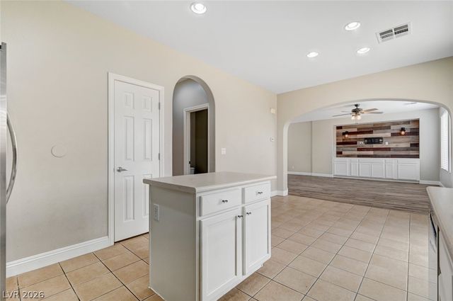 567 East Pinetop Lake Street, Henderson, NV 89002