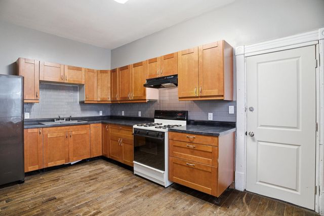 2214 Girard Avenue N, Minneapolis, MN 55411