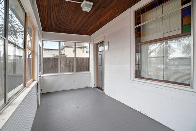 2214 Girard Avenue N, Minneapolis, MN 55411