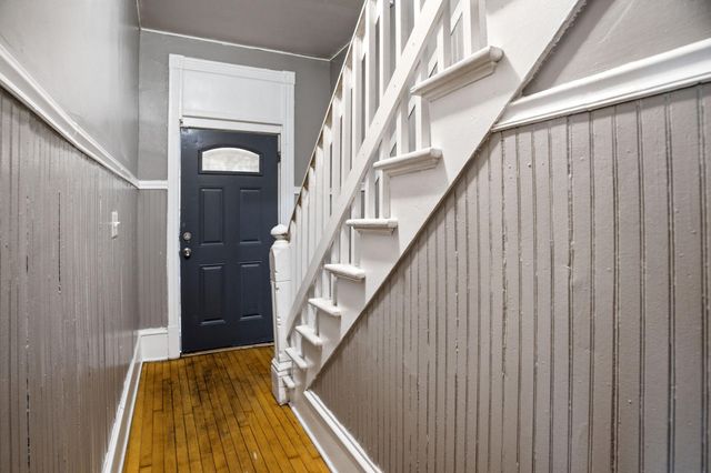 2214 Girard Avenue N, Minneapolis, MN 55411