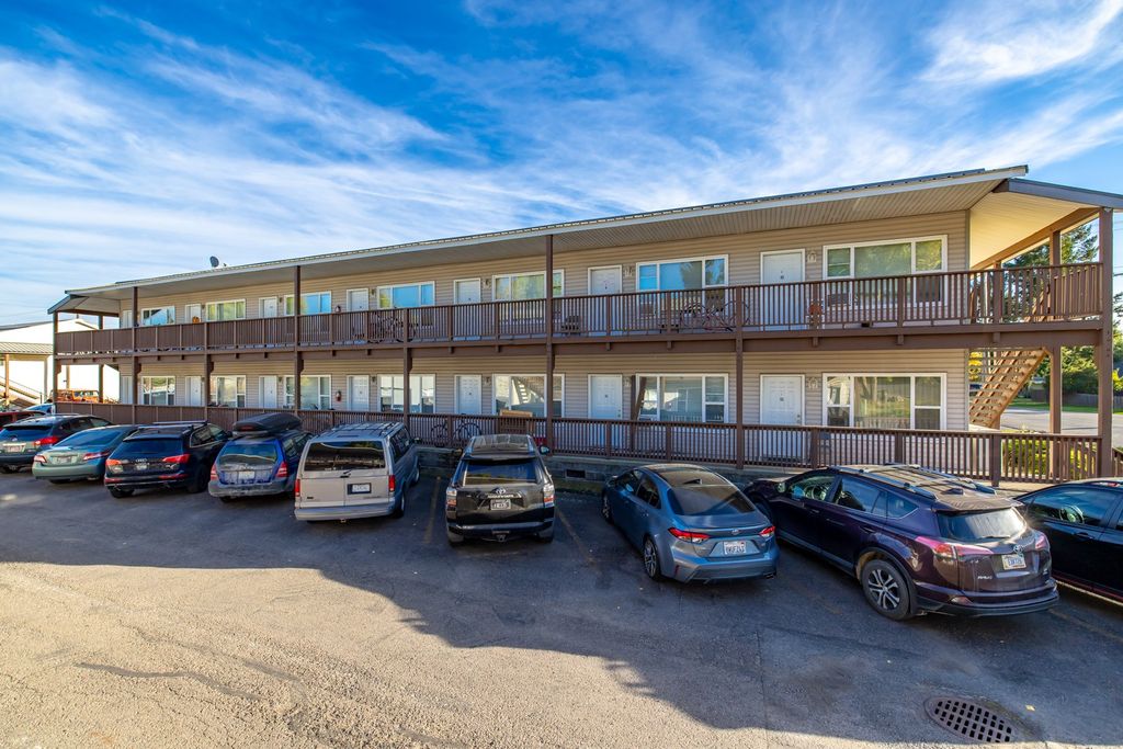 121 Iowa Avenue Building 2 (14 units), Whitefish, MT 59937 photo 2