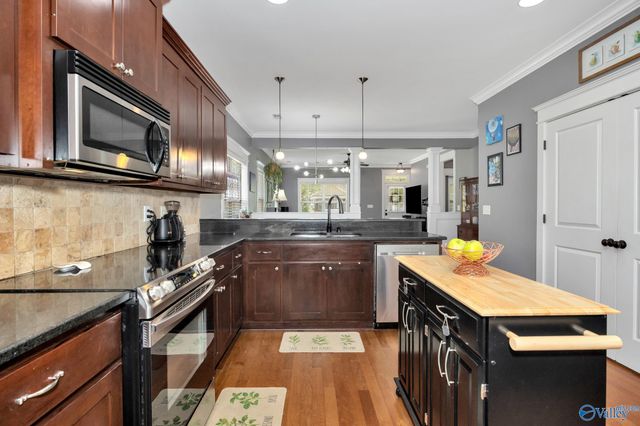 1127 Rison Avenue NE, Huntsville, AL 35801