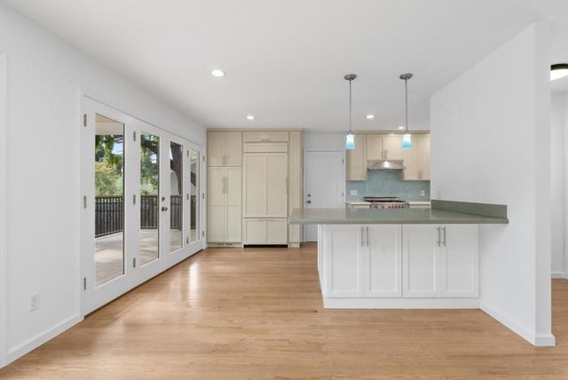 1435 Eastcrest Court, Santa Cruz, CA 95062