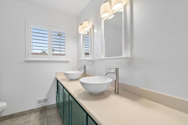 1435 Eastcrest Court, Santa Cruz, CA 95062