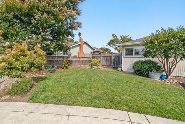 1435 Eastcrest Court, Santa Cruz, CA 95062