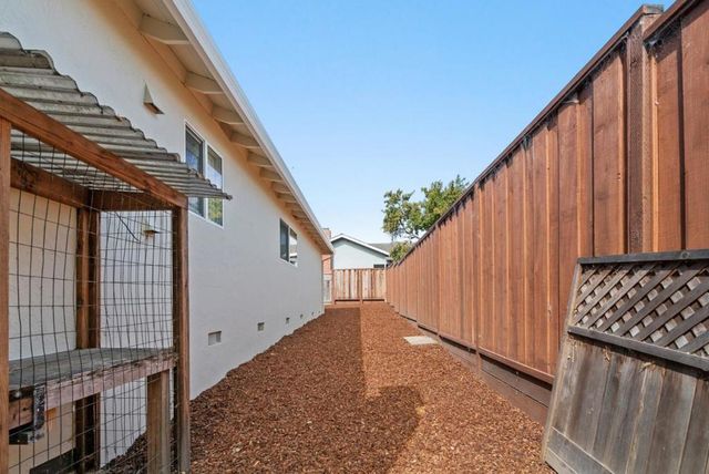 1435 Eastcrest Court, Santa Cruz, CA 95062