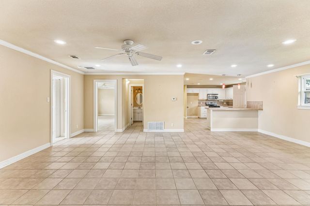 1919 American DR B-110, Lago Vista, TX 78645